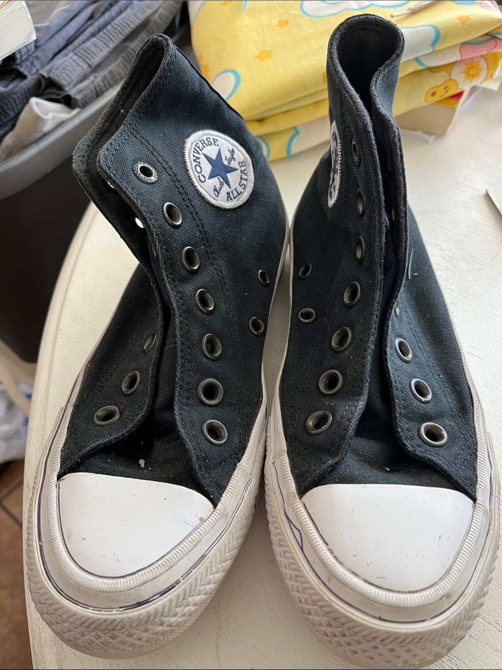 Converse Chuck Taylor Black & White High Top Sneakers 5.5